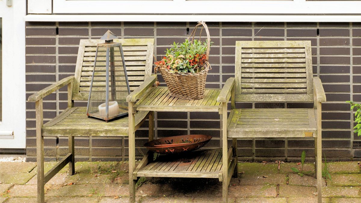 Pogoda, której nie lubią drewniane meble i ozdoby w ogrodzie