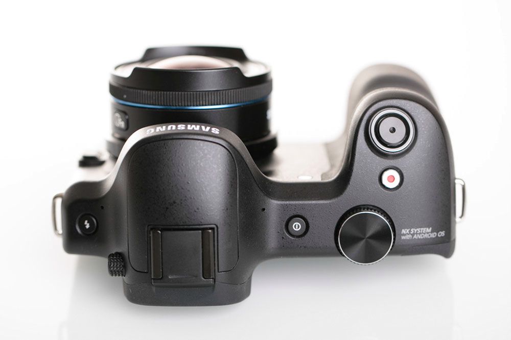 Samsung Galaxy NX – test pierwszego bezlusterkowca z Androidem, Wi-Fi i LTE [test] 5