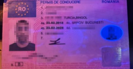 Cudzoziemiec miał przy sobie oryginalne prawo jazdy, ale podczas kontroli okazał podrobione