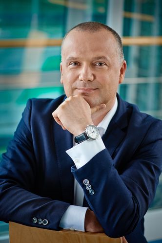 Action EU z czterema nowymi kontraktami