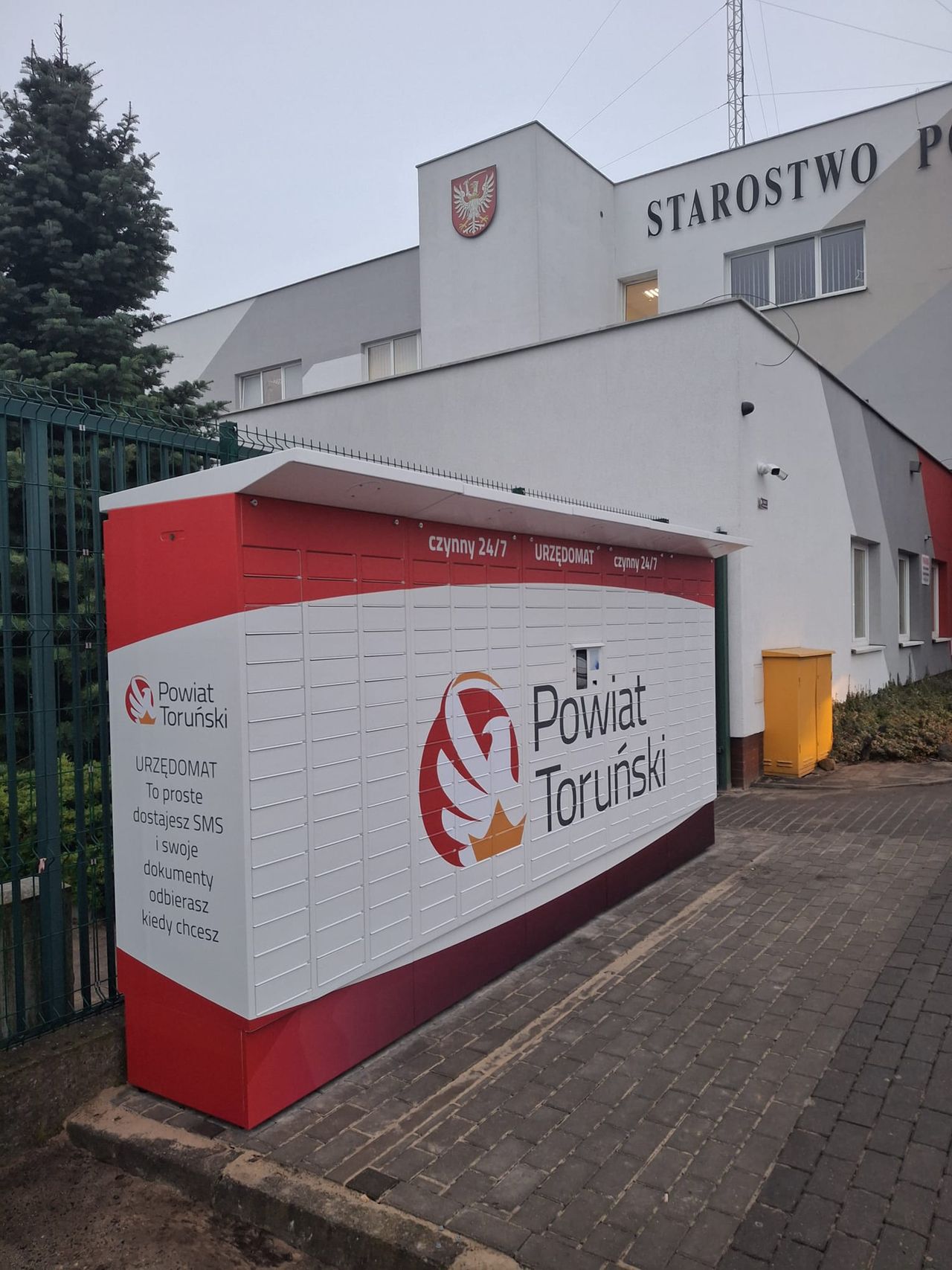 Polacy pokochali paczkomaty, więc urząd postawił… Urzędomat