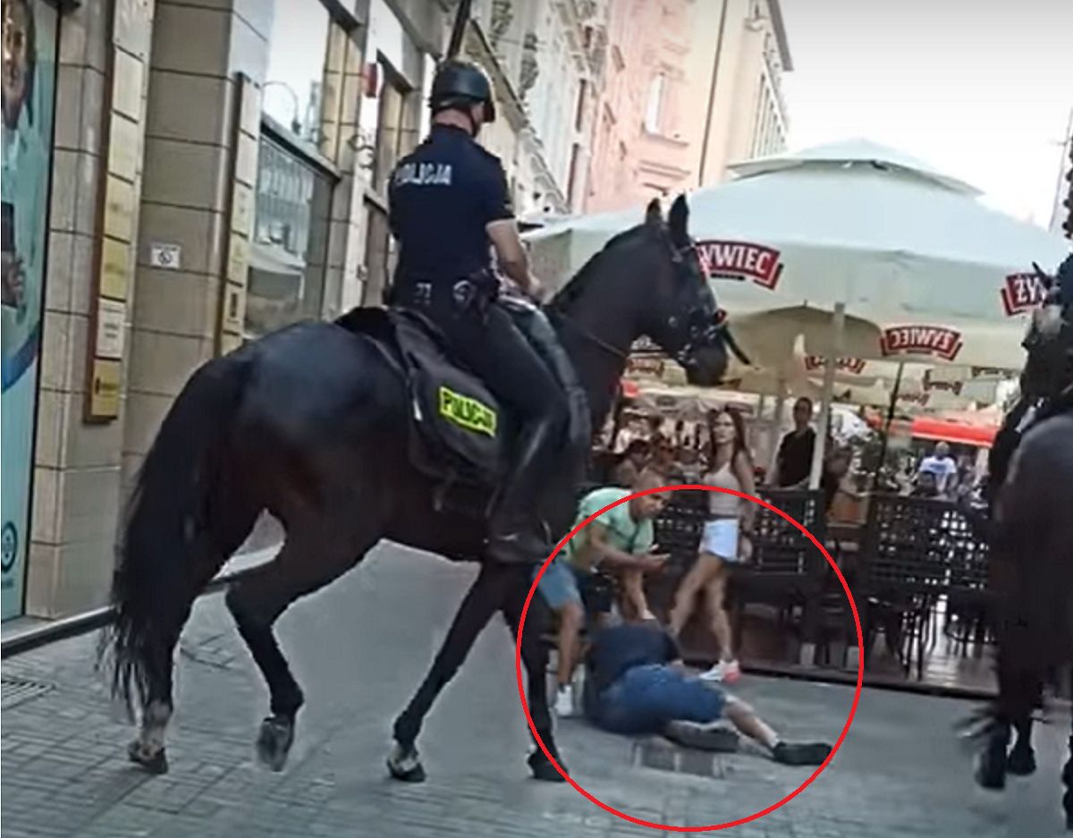 Interwencja policji konnej w Katowicach (youtube)