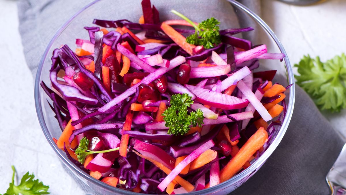 Surówka z czerwoną kapustą i granatem