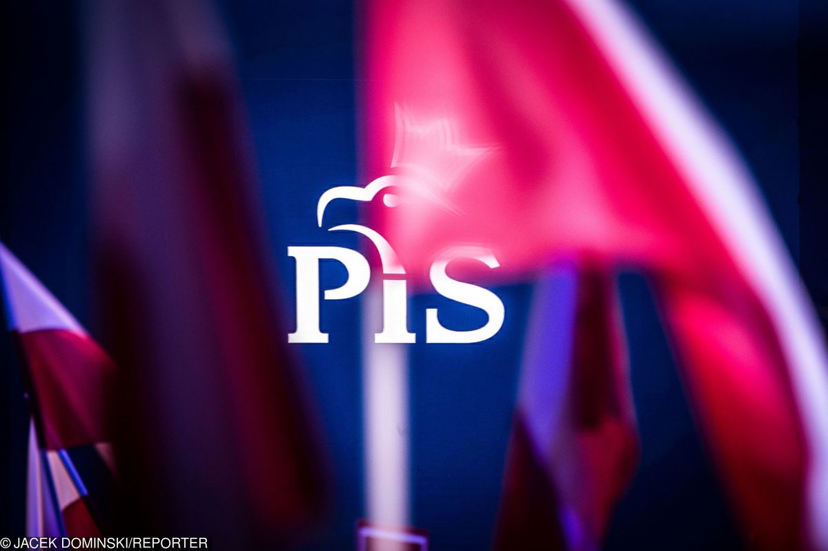 Politycy PiS oddadzą warte 35 tys. zł upominki. Sprzęt pozostanie w samorządzie