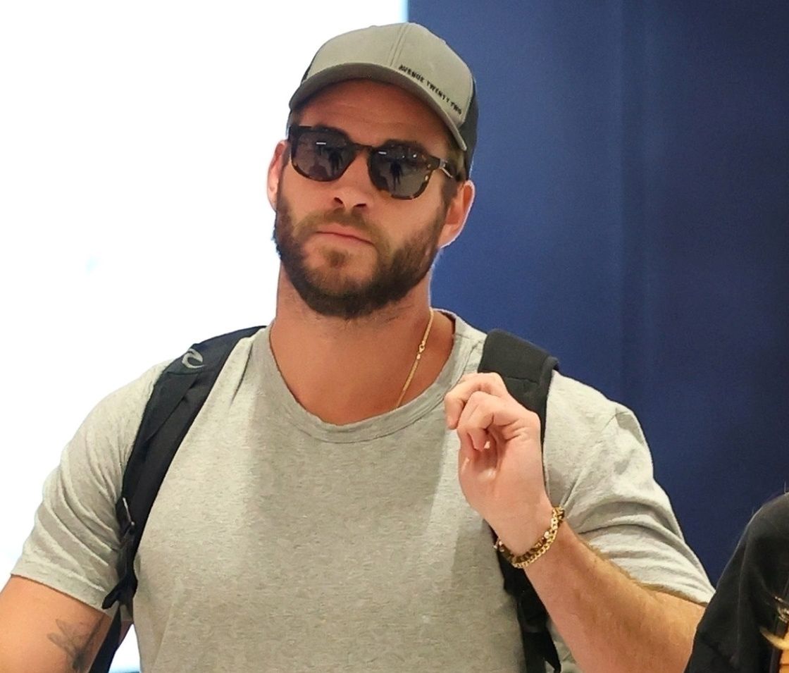 Liam Hemsworth z partnerką