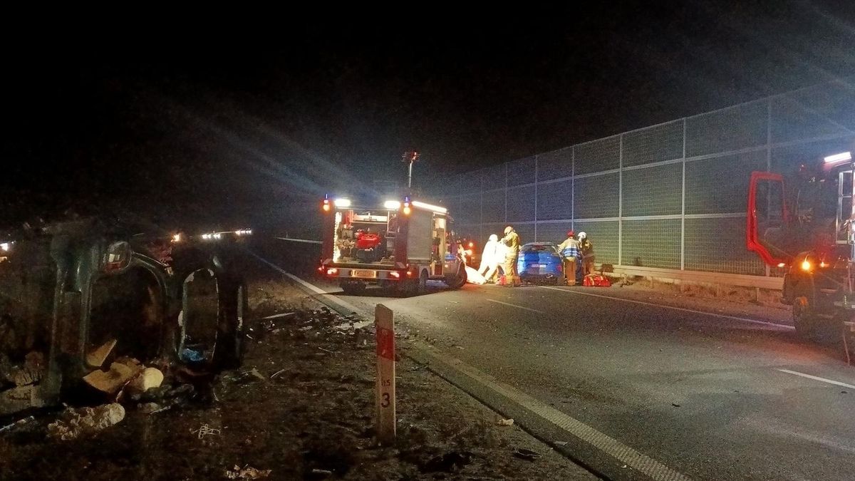Dramatyczny wypadek na A2. 65-letni kierowca jechał pod prąd