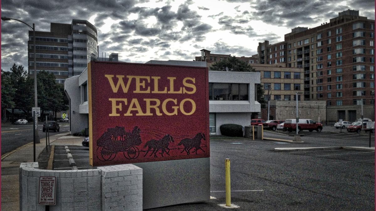 "Błąd systemu". Setki domów poszły pod młotek