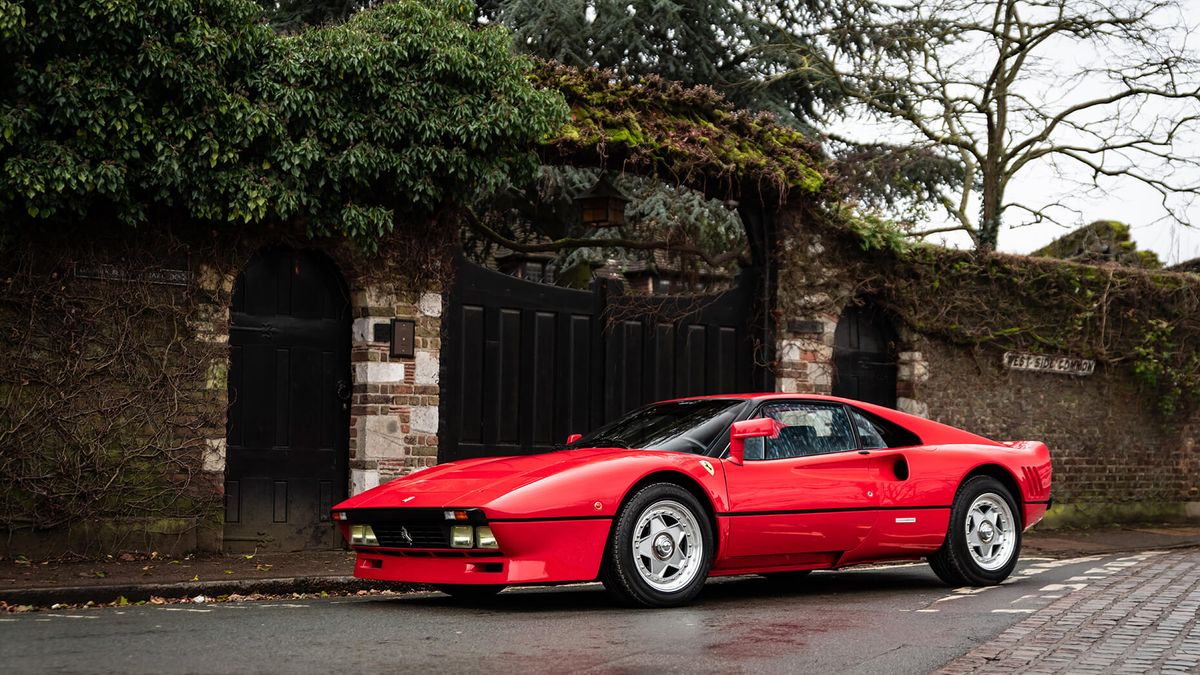 Ferrari 288 GTO powstało w liczbie 272 egzemplarzy drogowych