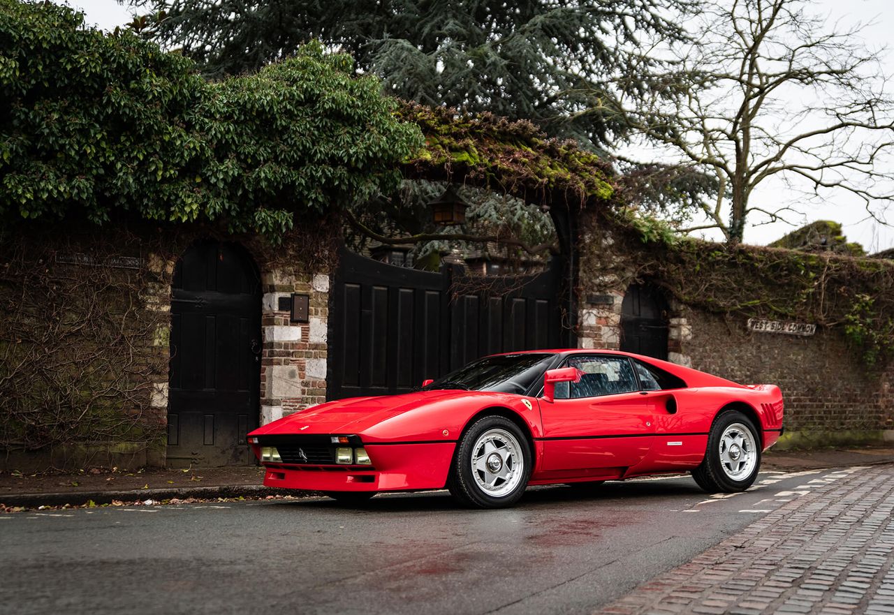 Ferrari 288 GTO powstało w liczbie 272 egzemplarzy drogowych