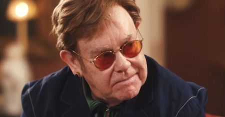 Elton John ma koronawirusa. COVID-19 dopadł i jego