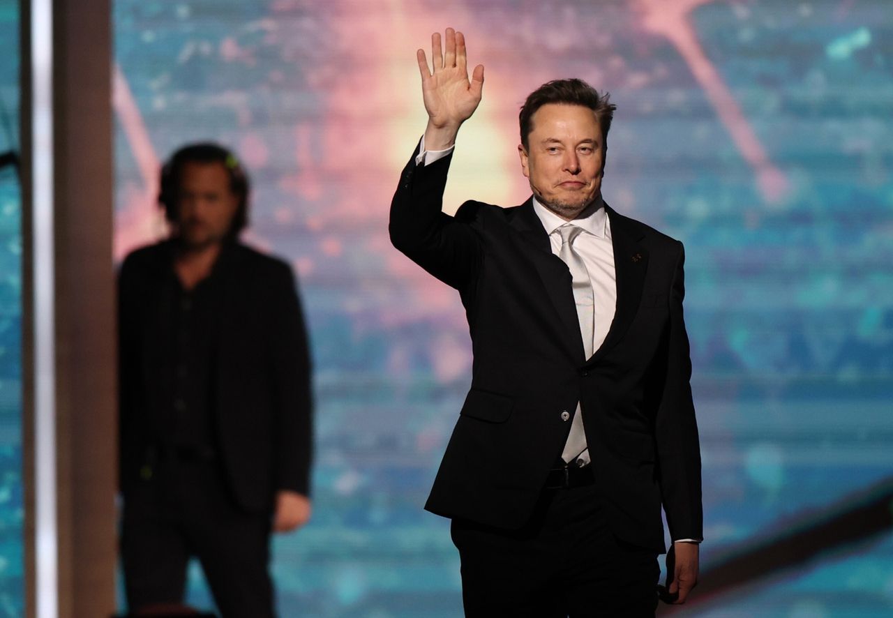 Tesla plant neue Gehaltsstruktur: Lösung für Musk-Streit gesucht