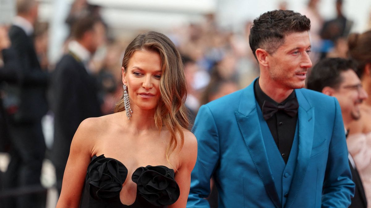 Newspix / ABACA /  Na zdjęciu: Anna i Robert Lewandowscy w Cannes