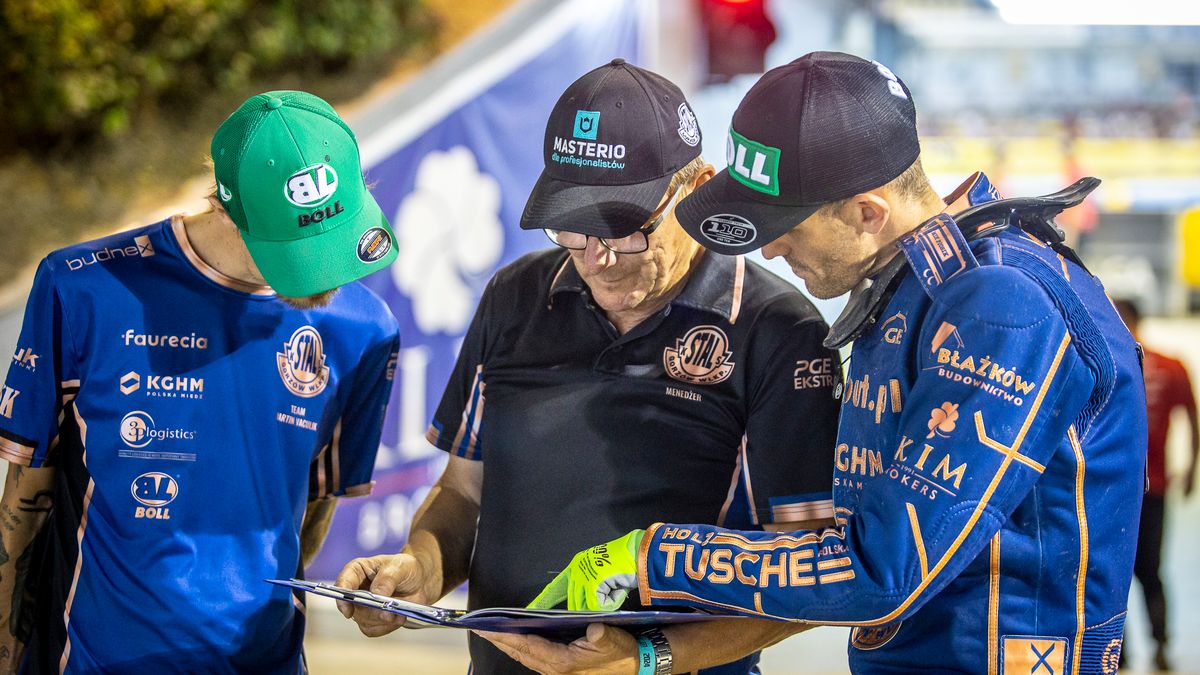 WP SportoweFakty / Tomasz Jocz / Na zdjęciu: Stanisław Chomski w środku