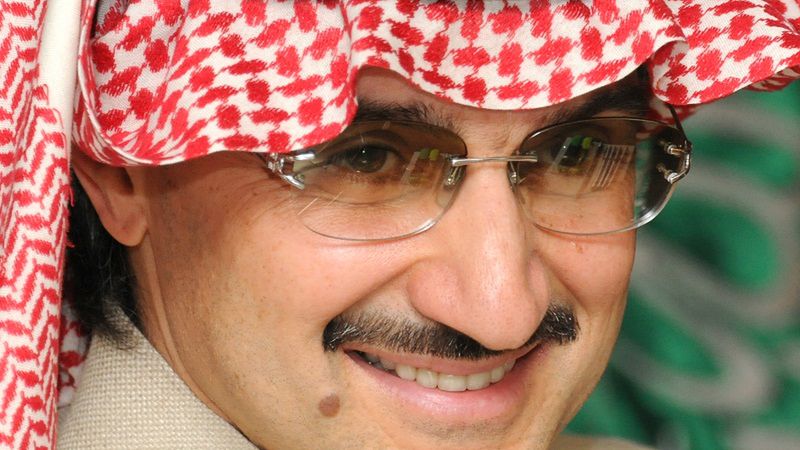 Książę Alwaleed bin Talal wyszedł z luksusowego aresztu. Tego samego dnia jego majątek wzrósł o 850 mln dol.