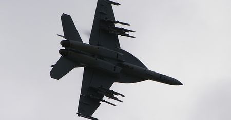 Najlepsze myśliwce pokładowe walczą o zamówienie w Indiach