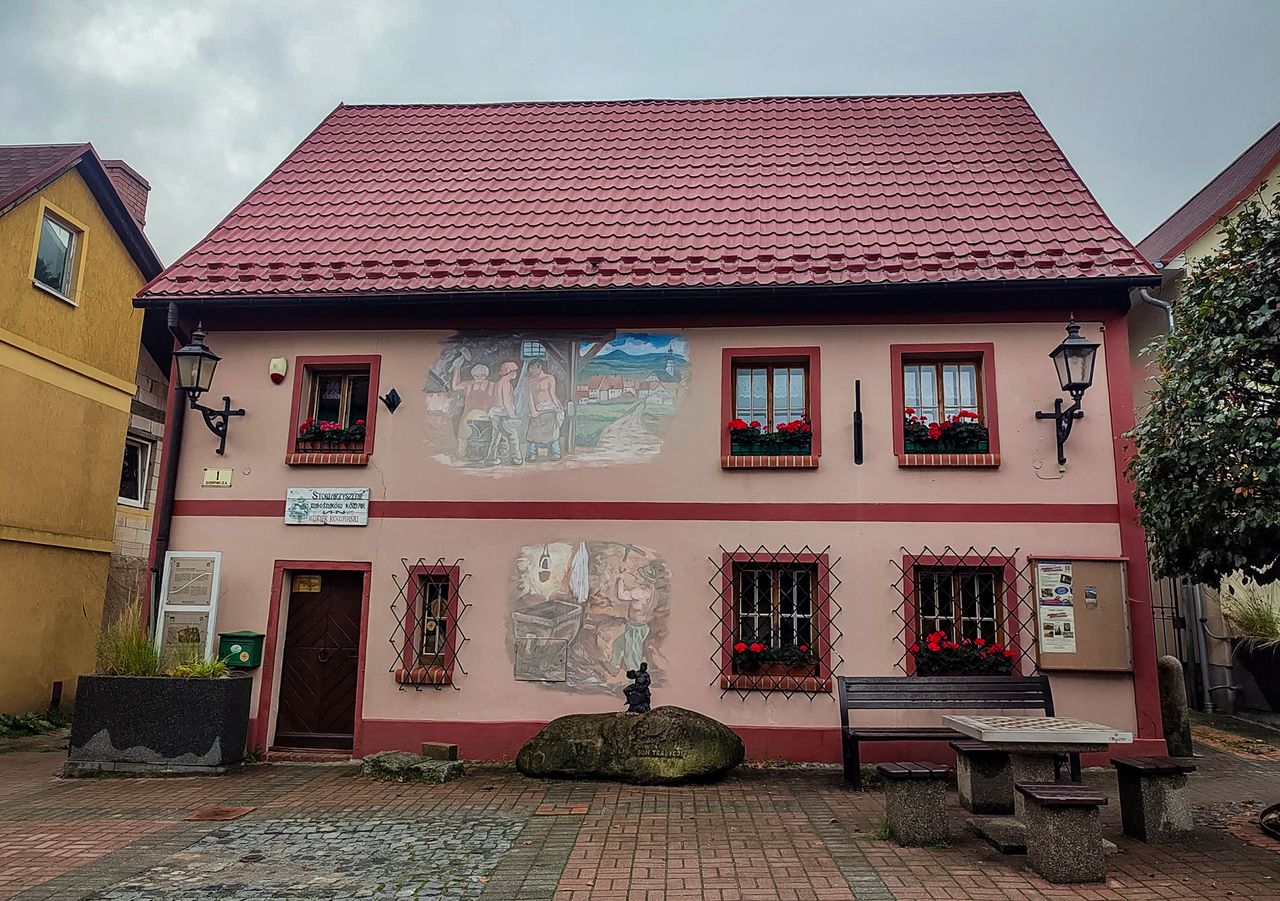 Kowary, Dom Tradycji