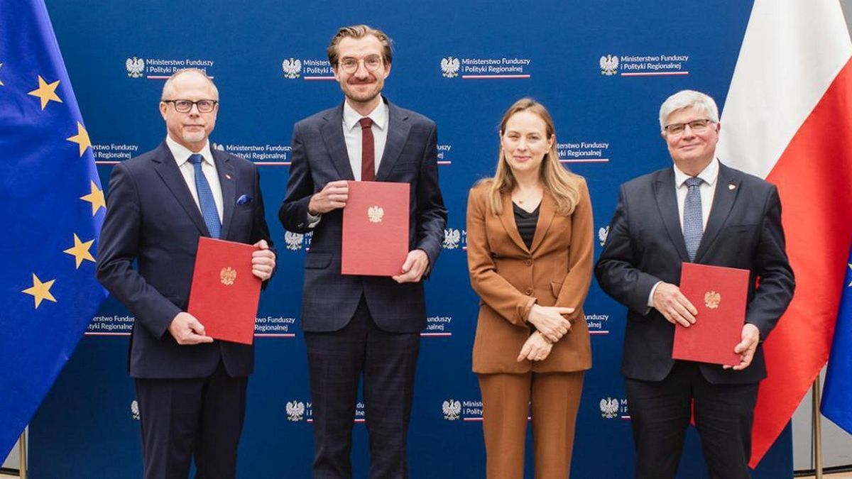 Minister funduszy kompletuje zespół. Są nazwiska trzech nowych wiceministrów. Od lewej: Jacek Protas, Jan Szyszko, Katarzyna Pełczyńska-Nałęcz, Maciej Lasek