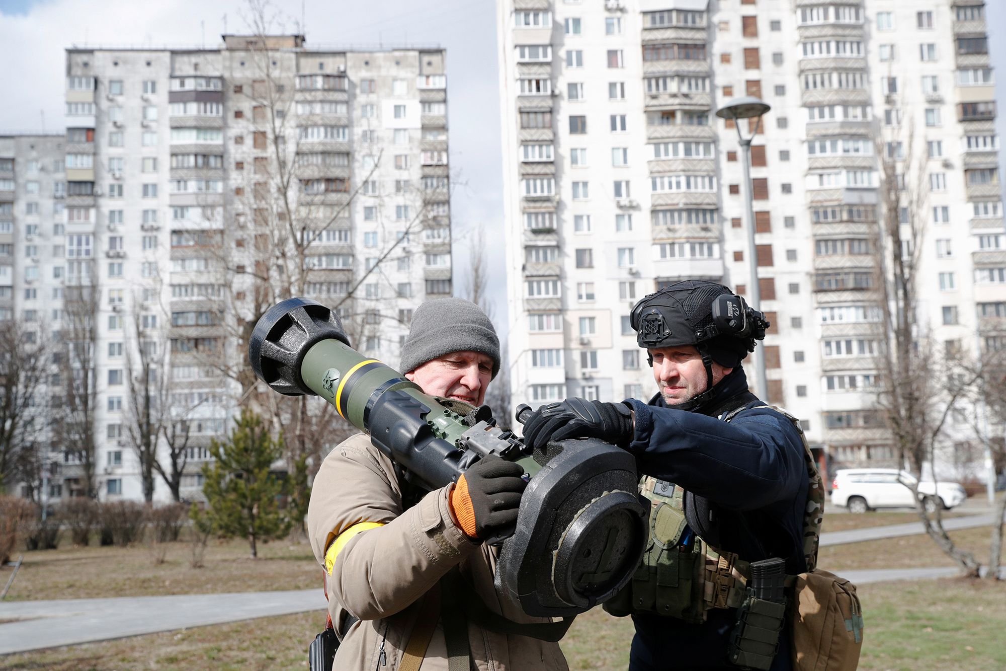 Wojna w Ukrainie. Nowi członkowie WOT-u szkolą się w korzystaniu z ciężkiej broni 9