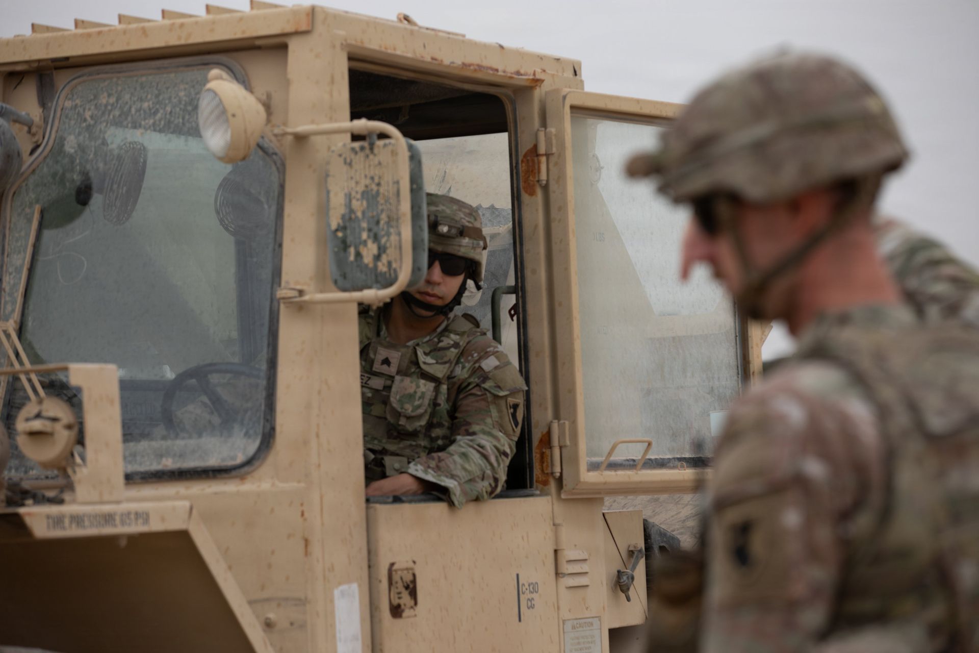 Decyzja blisko? Pentagon szkicuje plany operacji lądowych w Iranie