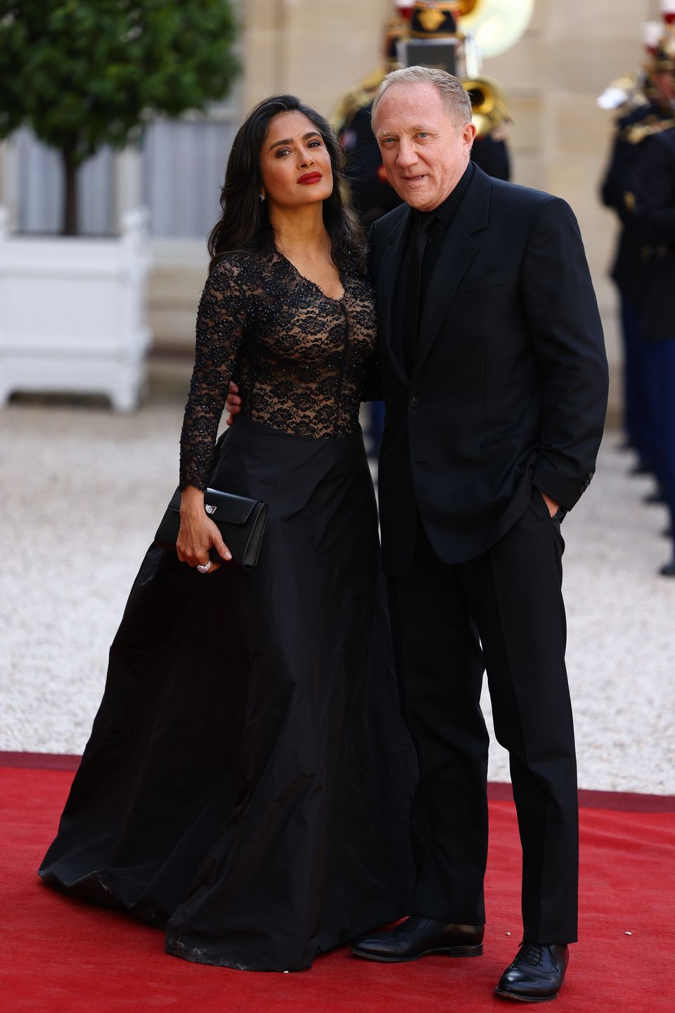 Salma Hayek i Francois-Henri Pinault przybyli na uroczystą kolację do Pałacu Elizejskiego