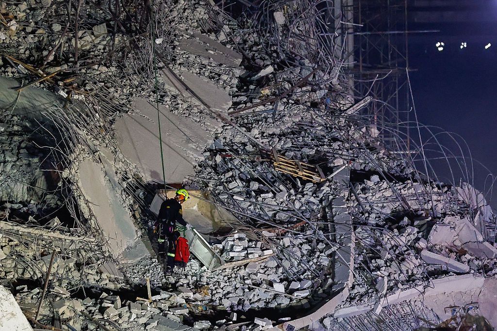 W wyniku trzęsienia tysiące osób straciło dach nad głową