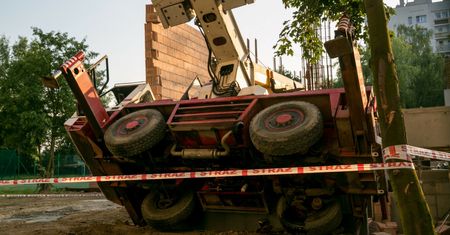Polska budowlanka otrzyma dwa potężne ciosy