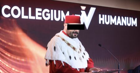 "Kompletny chaos" na Collegium Humanum. Studenci pod ścianą żądają pieniędzy