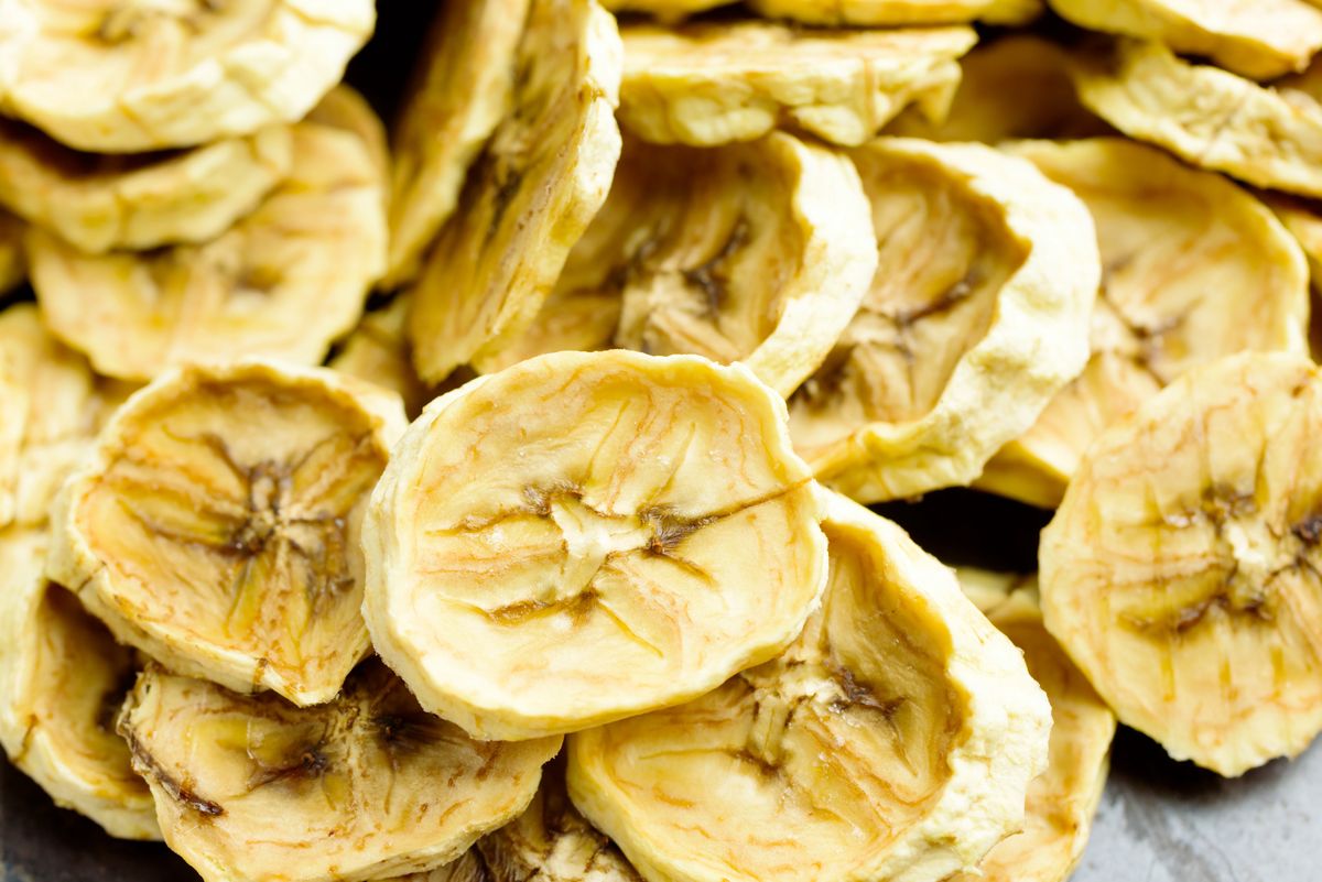 Suszone banany świetnie sprawdzą się jako składnik porannego muesli, granoli czy płatków śniadaniowych 