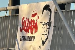 Banery dla Romanowskiego. Twarz poszukiwanego i napis "solidarycą"