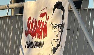 Banery dla Romanowskiego. Twarz poszukiwanego i napis "solidarycą"