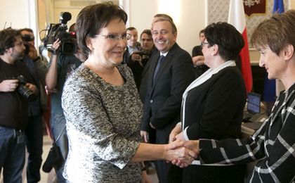 Premier wręczyła milionowy egzemplarz Karty Dużej Rodziny