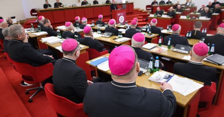 Episkopat powołuje komisję niezależnych ekspertów. Do spraw pedofilii