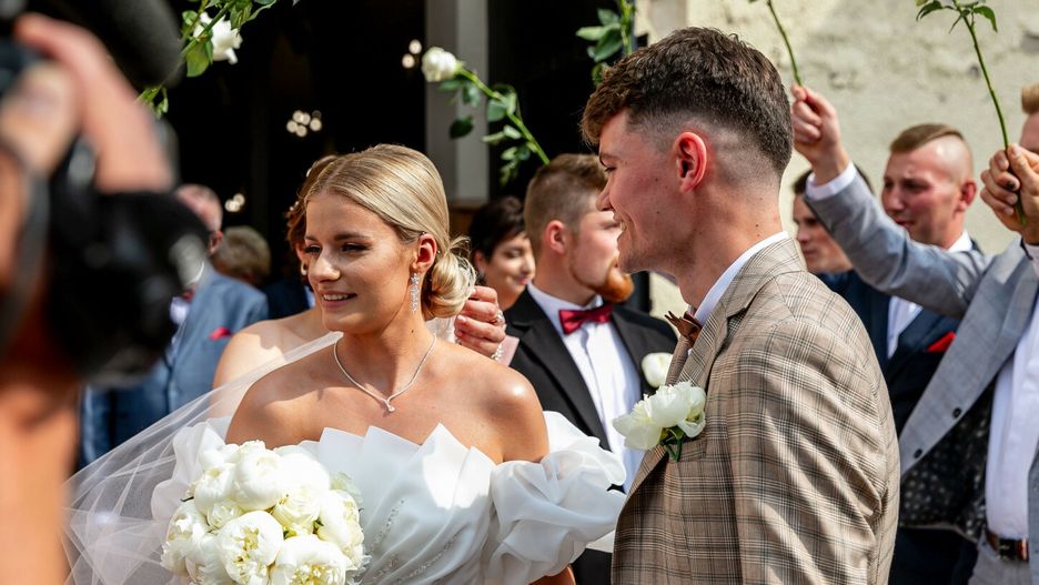 Ada i Micha? z "Rolnik szuka ?ony" wzi?li ?lub16-07-2023 BIALYSTOK RUTKI KOSSAKI SLUB ADRIANNY I MICHALA ROLNIK SZUKA ZONY FOT. WOJCIECH WOJTKIELEWICZ / KURIER PORANNY GAZETA WSPOLCZESNA / POLSKA PRESSWojciech Wojtkielewicz