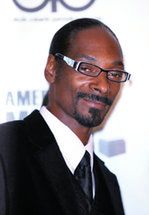 Snoop Dogg myje samochody w Beverly Hills