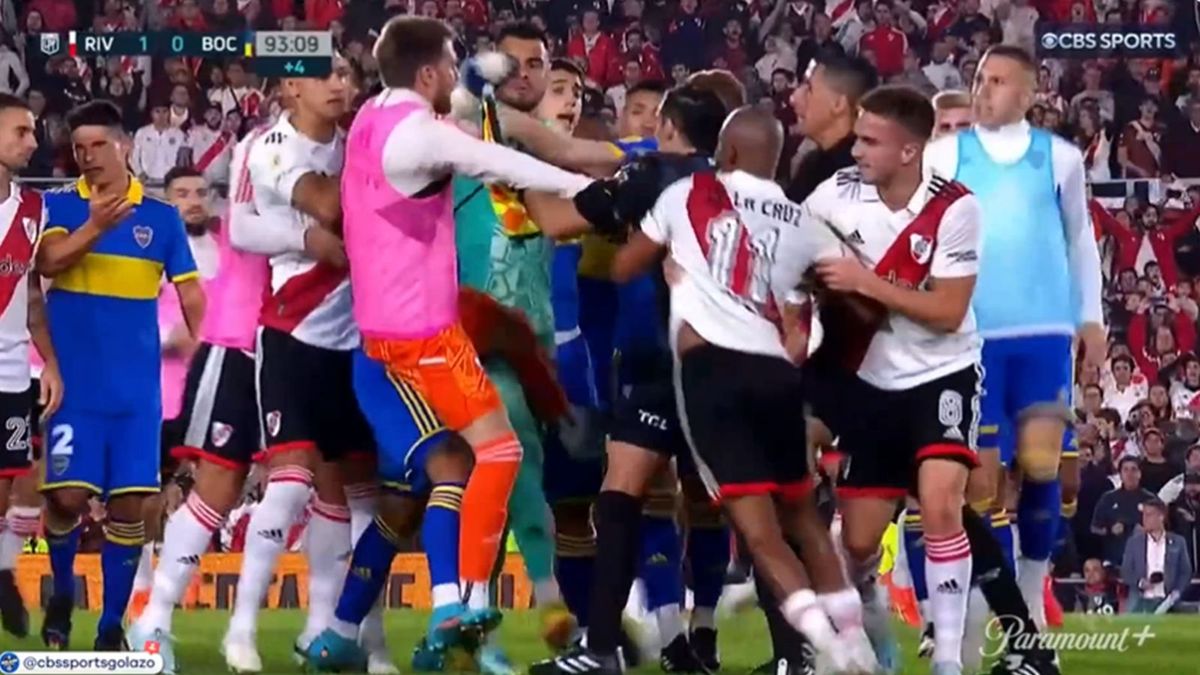 CBSSportsGolazo / Na zdjęciu: awantura podczas meczu River Plate - Boca Juniors
