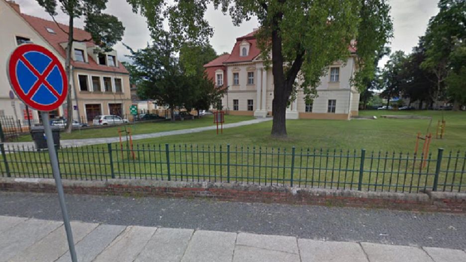 Dramatyczny wypadek w Żaganiu. 10-latek nadział się na ogrodzenie