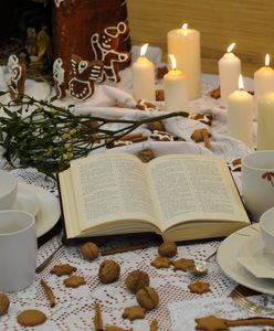 Który fragment Biblii przeczytać w Wigilię? To tradycja kultywowana w wielu domach