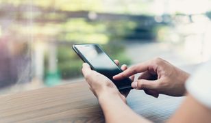 Najlepsze smartfony na wakacje. Dwa modele, które pokochali użytkownicy