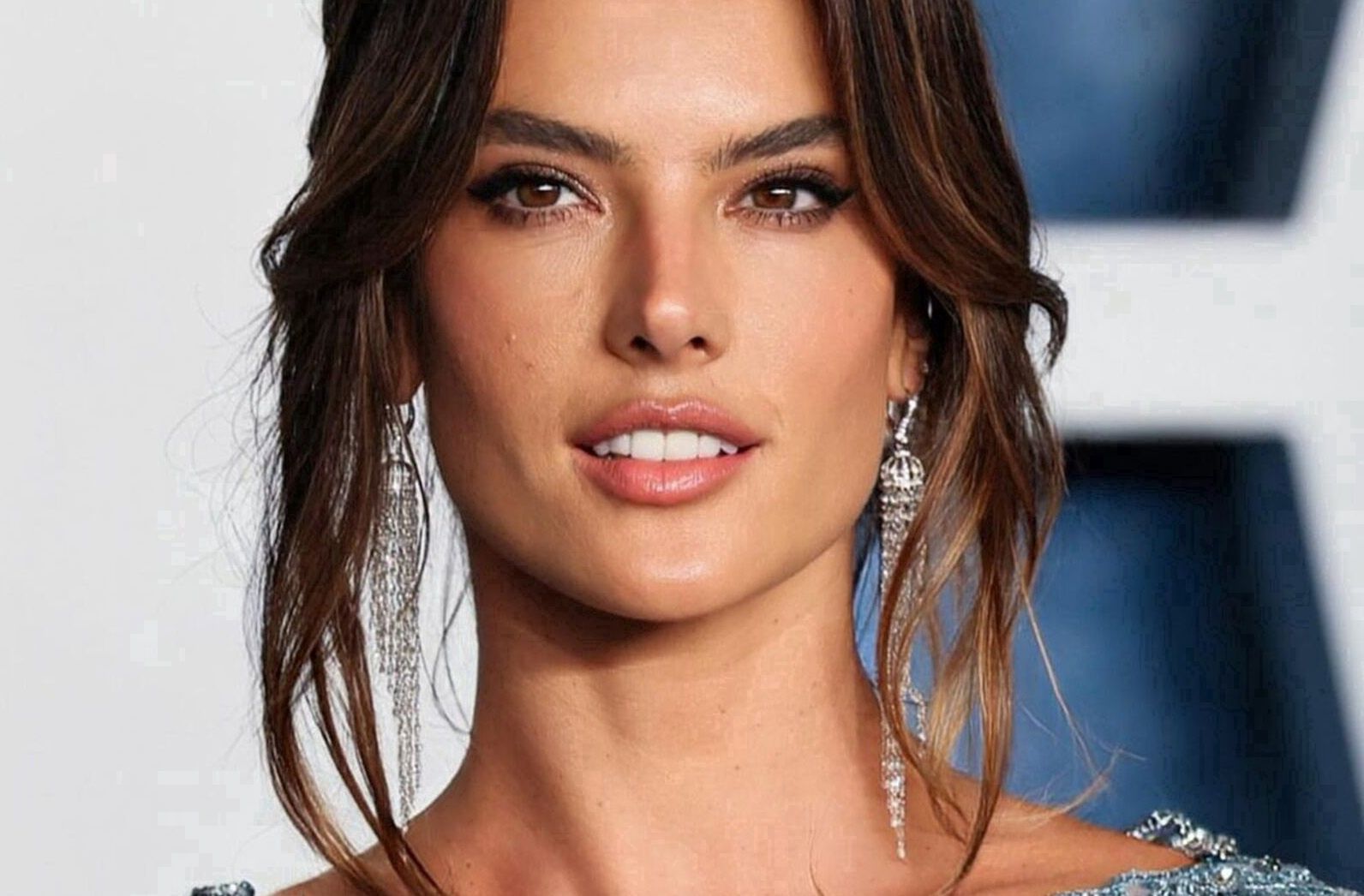  Alessandra Ambrosio zachwyciła na czerwonym dywanie