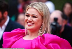 Kelly Clarkson ogłosiła rozwód. Roześmiana pluskała się w falach