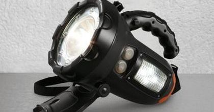 Wybuchająca lampka z Lidla. Sklep prosi o zwrot wadliwego towaru