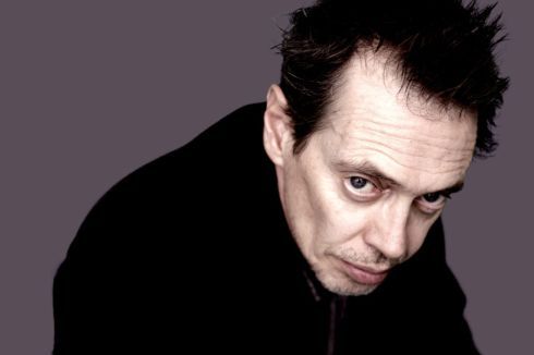 Steve Buscemi w szponach nałogu