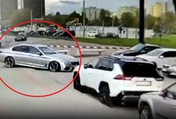 Staranował 12 pojazdów i dachował. Kierowca bmw nagrany
