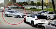 Staranował 12 pojazdów i dachował. Kierowca bmw nagrany