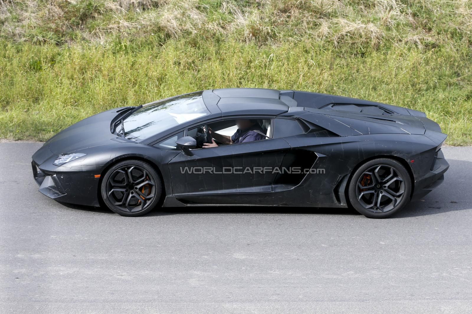 Lamborghini Aventador Roadster