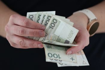 Blisko 7 tys. zł co miesiąc. ZUS przypomina, komu przysługuje świadczenie
