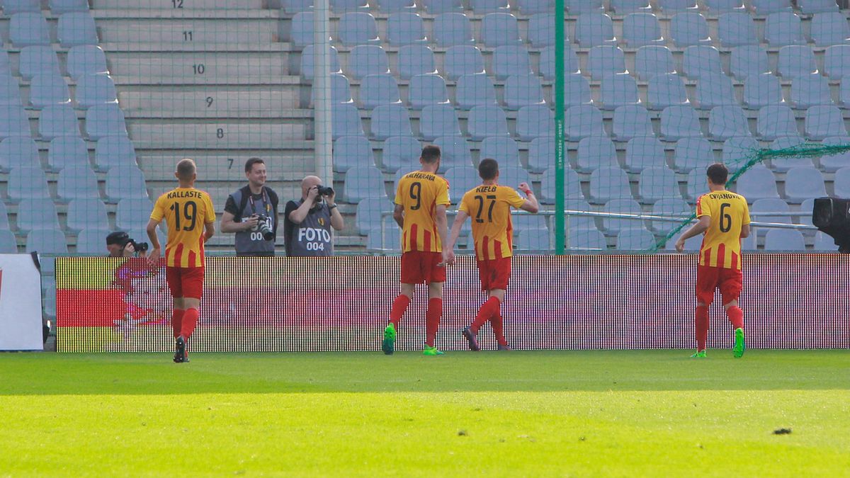 WP SportoweFakty / Tomasz Fąfara / Na zdjęciu: Jacek Kiełb cieszy się z gola