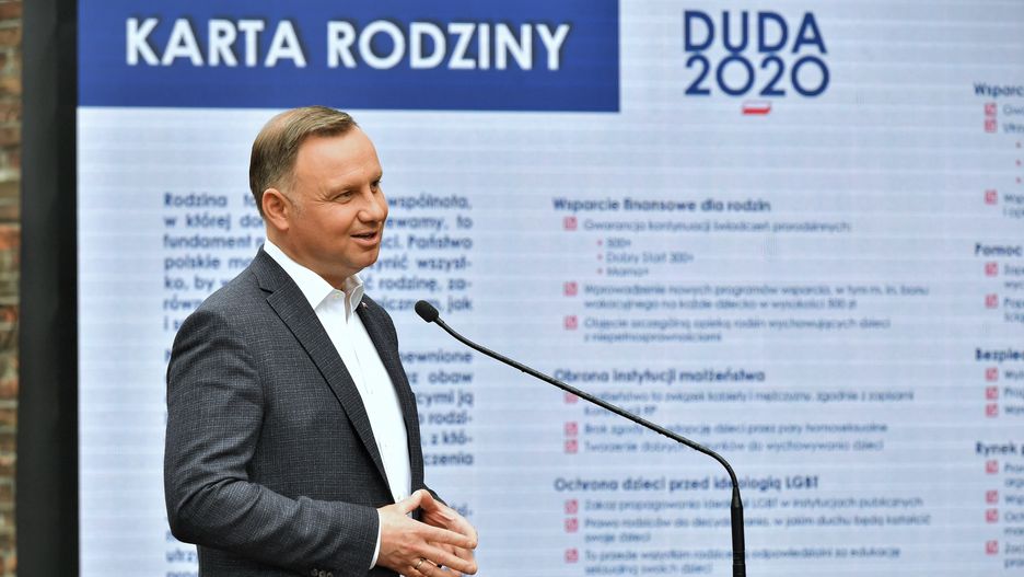 Prezydent Andrzej Duda podpisał Kartę Rodziny. To zasady, których ma przestrzegać 