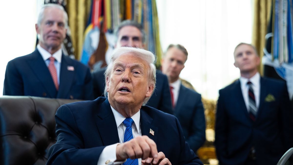 Trump łagodzi ton ws. Iranu? "Oni negocjują”