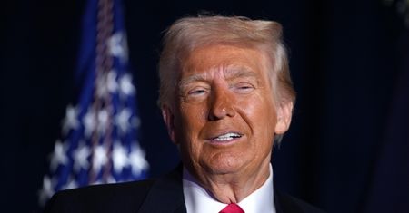 Europoseł KO skomentował cła USA na aluminium z UE. "Nauczyliśmy się robić dobrą minę do złej gry"